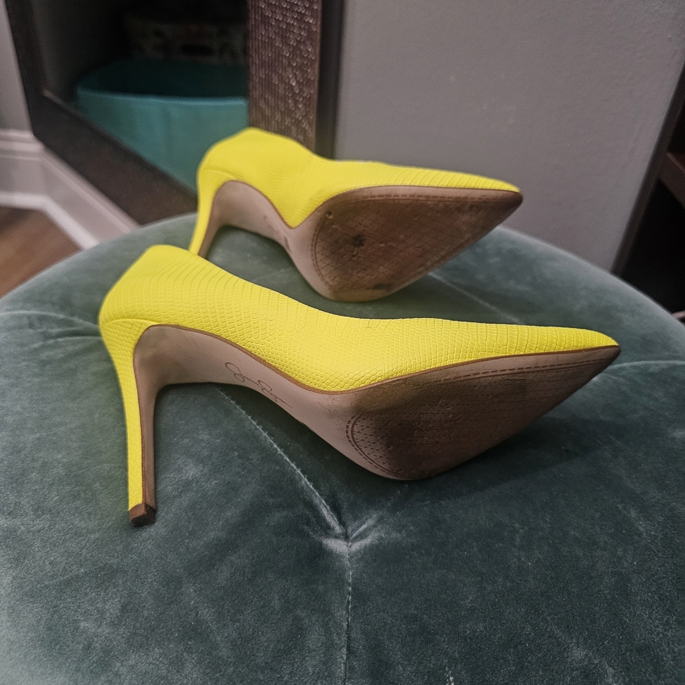 Jessica Simpson Vibrant Yellow Heels - Picture 6 of 7